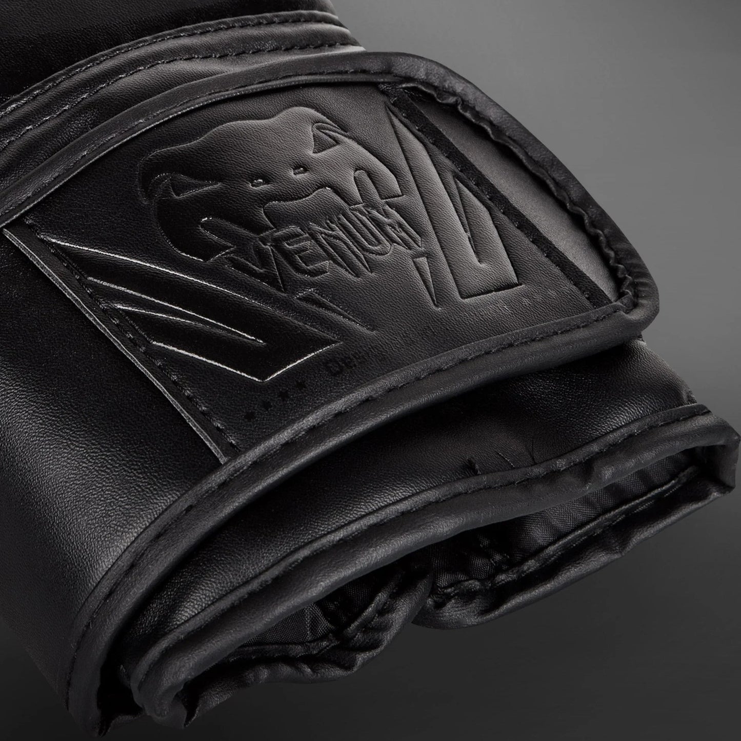 Venum Challenger 2.0 Boxing Gloves - Black/Black image 4