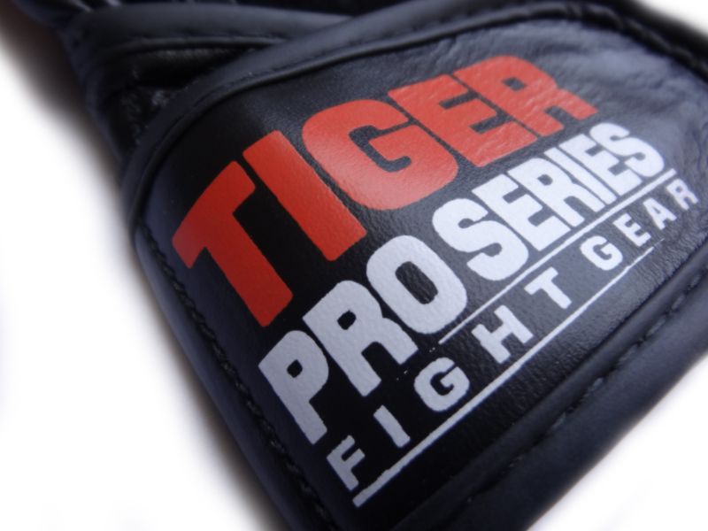 MMA Gloves in Genuine Leather 4 to 5oz image 1