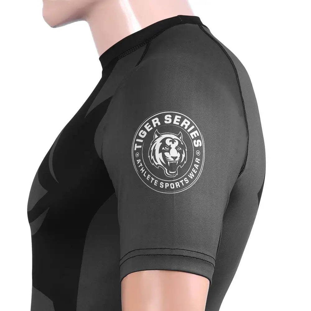 Skin Fitted Rash Guard Short Sleeve image 3