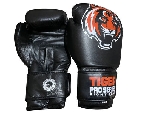 Muay Thai Tiger Pro Boxing Gloves 18oz image 0